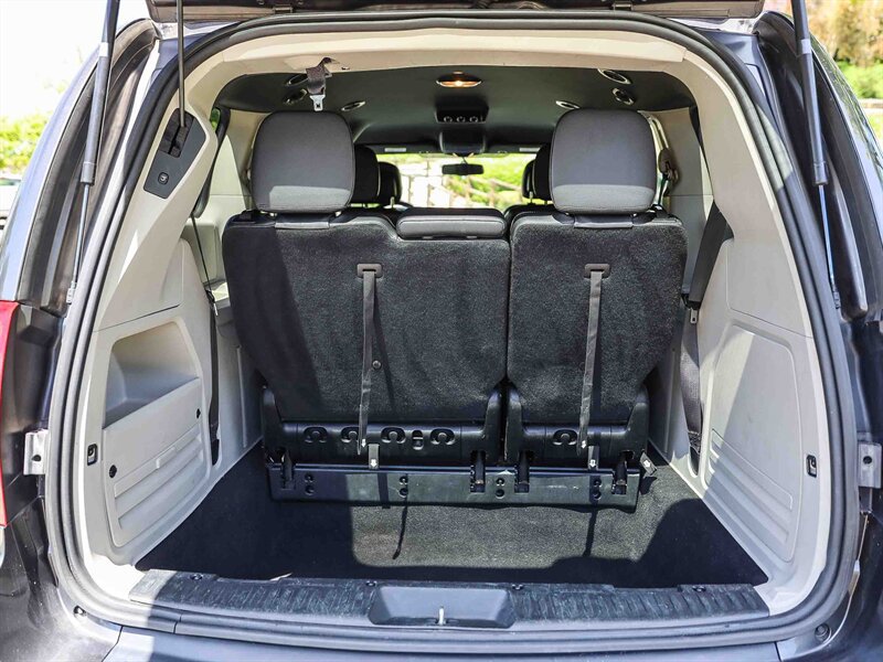 Used 2018 Dodge Grand Caravan SXT FWD image 34
