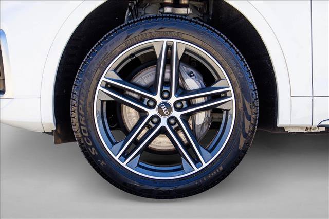 Used 2023 Audi Q5 e Premium w/ Convenience Package AWD/4WD image 9