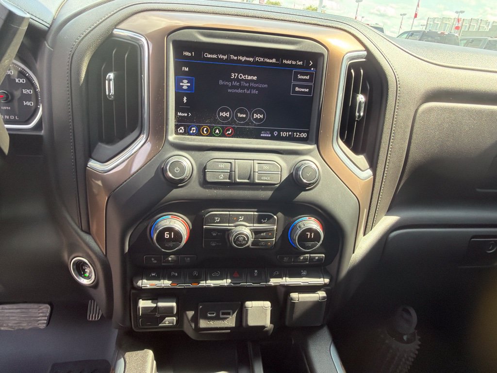 Used 2019 Chevrolet Silverado 1500 High Country w/ Technology Package AWD/4WD image 20