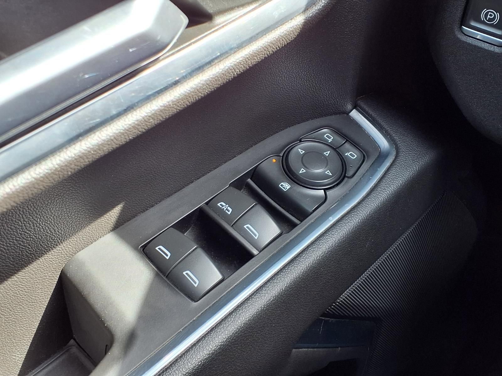 Used 2022 Chevrolet Silverado 1500 LT image 23