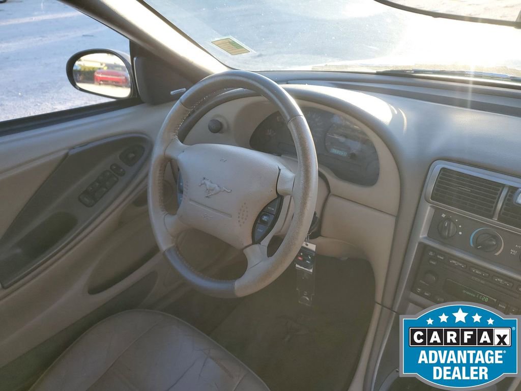 Used 2004 Ford Mustang Convertible image 15