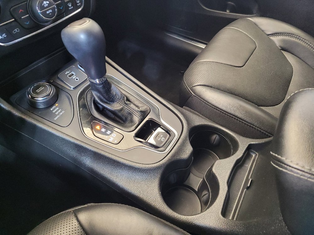Used 2020 Jeep Cherokee Limited AWD/4WD image 26