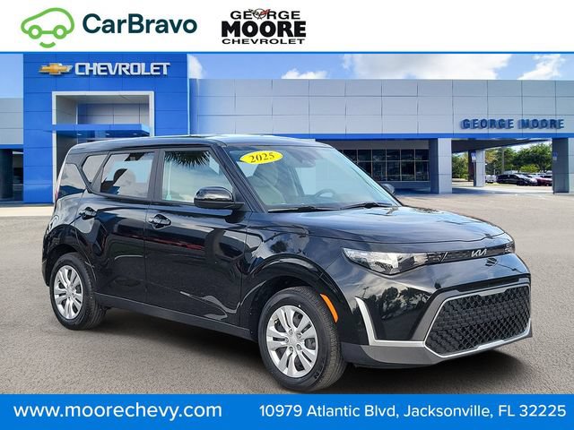 Used 2025 Kia Soul LX FWD image 1