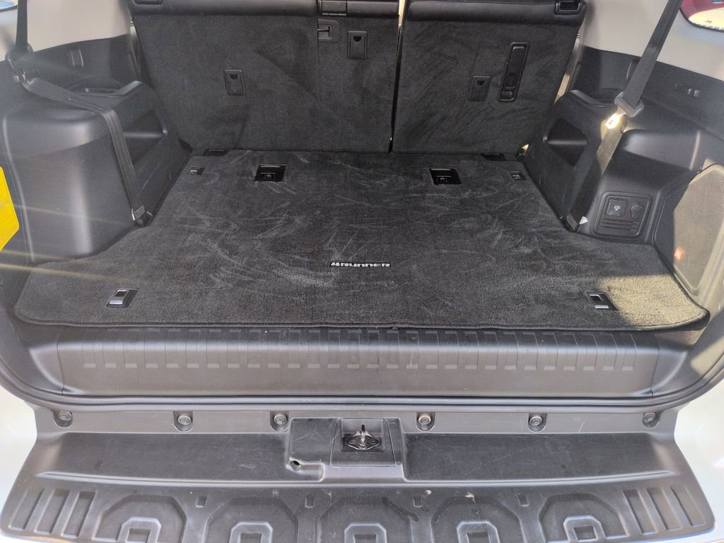 Used 2015 Toyota 4Runner Limited AWD/4WD image 23