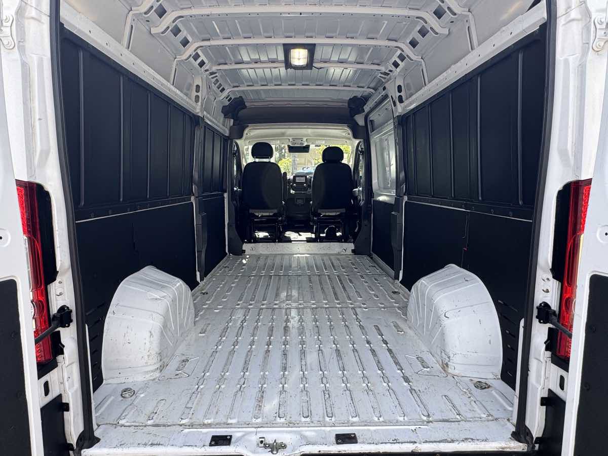 Used 2025 RAM ProMaster 2500 w/ Convenience Group FWD image 13