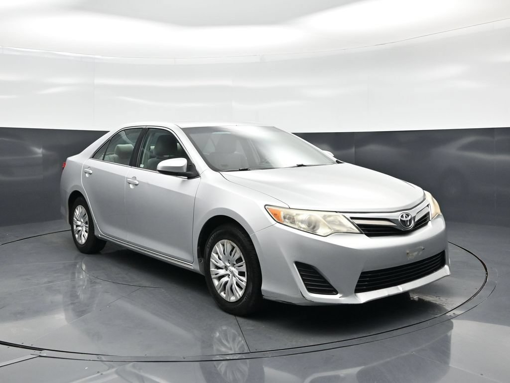 Used 2014 Toyota Camry LE FWD image 51