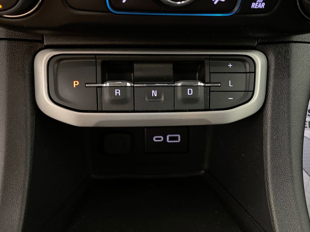 Used 2023 GMC Acadia SLE w/ Driver Convenience Package image 19