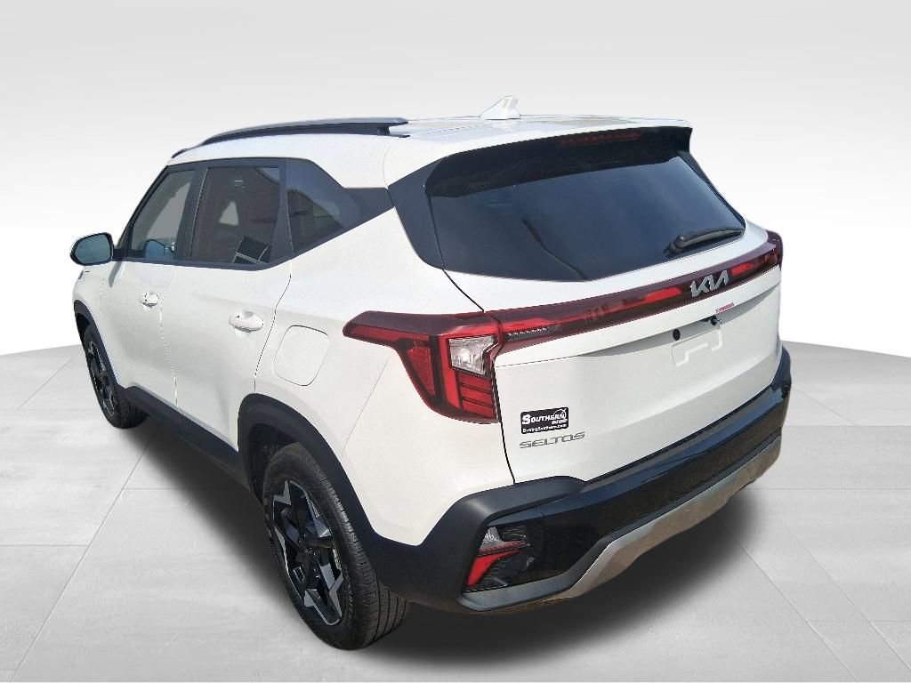 Used 2025 Kia Seltos S AWD/4WD image 7