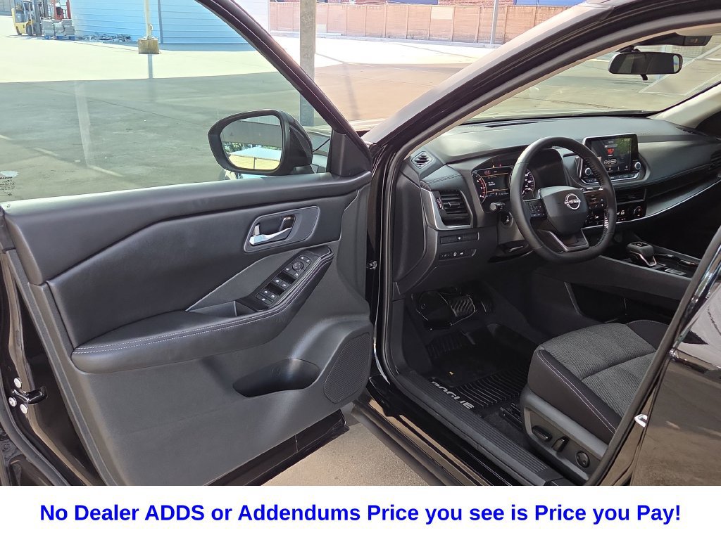 Used 2026 Nissan Rogue SV FWD image 19
