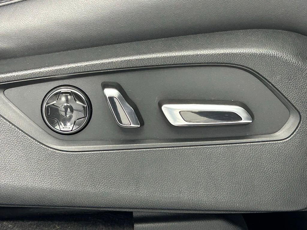 Used 2023 Acura MDX SH-AWD w/ Technology Package image 11