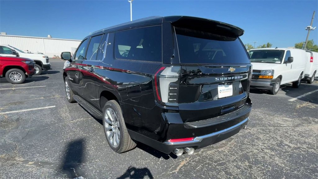 New 2025 Chevrolet Suburban Premier image 8