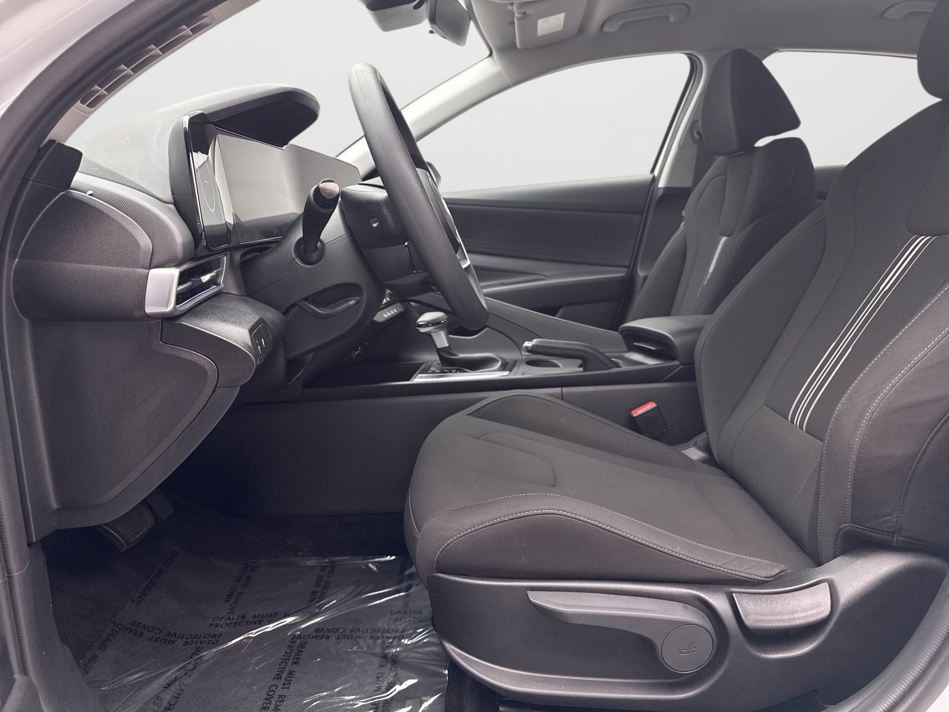 Used 2024 Hyundai Elantra SEL FWD image 11