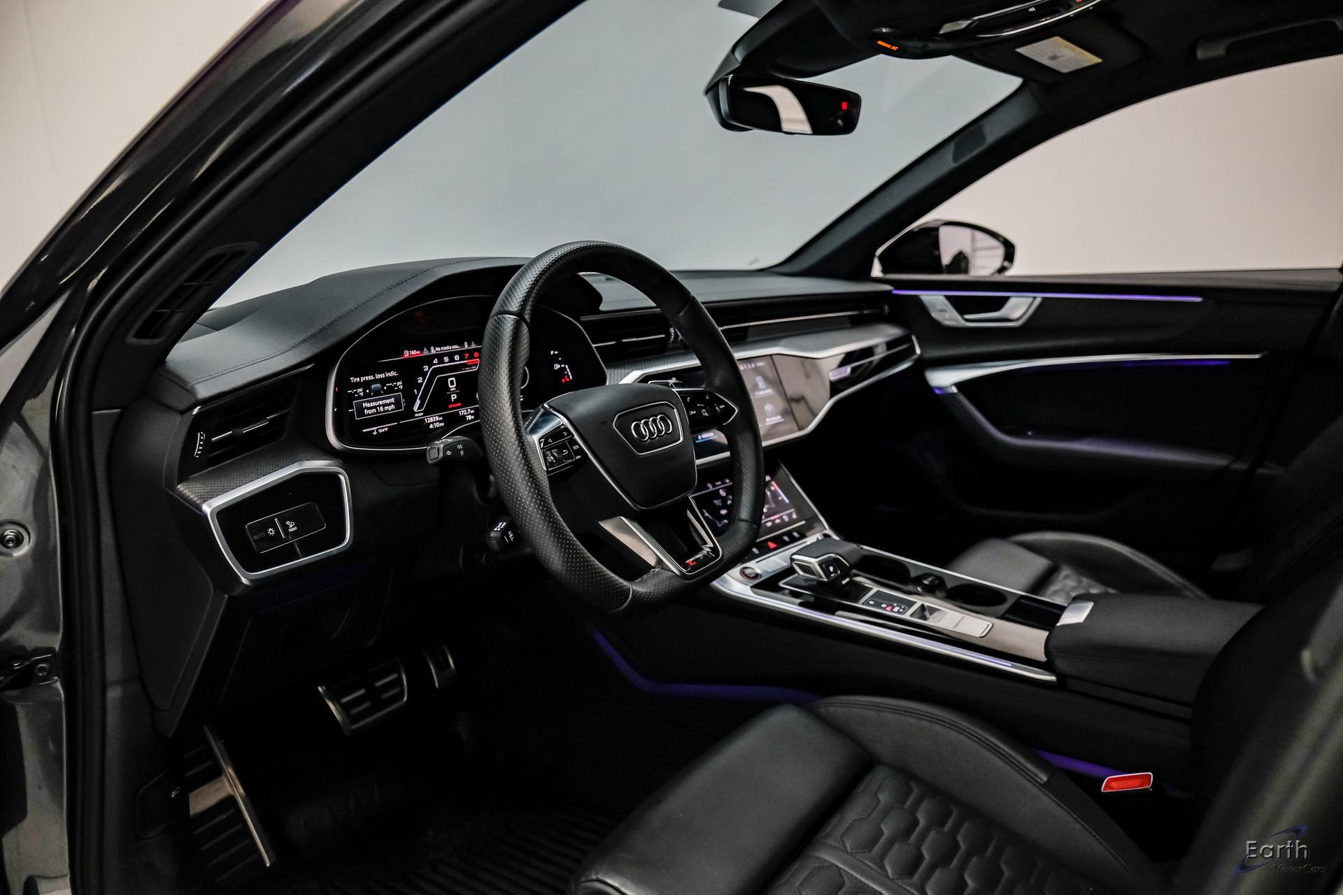 Used 2023 Audi RS 6 w/ Black Optic Package AWD/4WD image 42