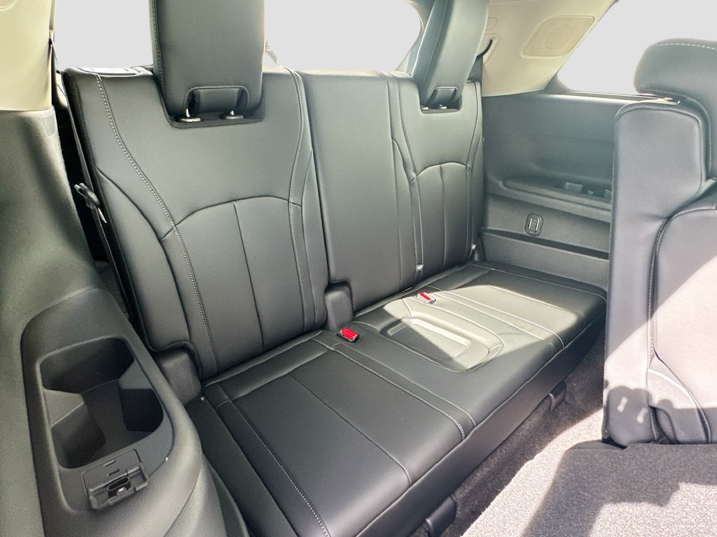 Used 2027 INFINITI QX60 Pure w/ Cargo Package FWD image 29
