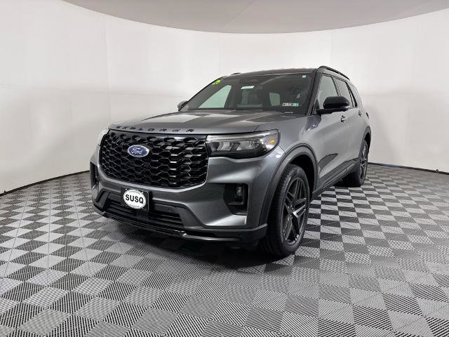 Certified 2025 Ford Explorer ST-Line w/ ST-Line Street Pack image 17