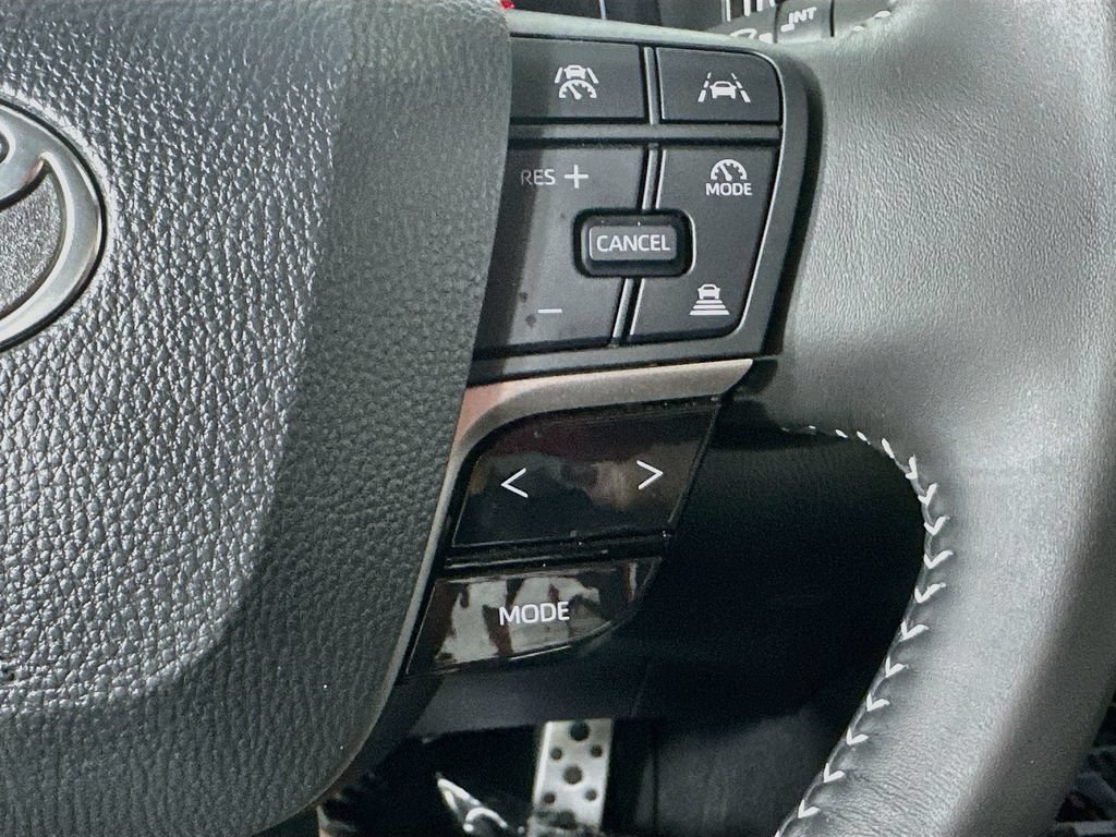 Used 2025 Toyota Camry SE FWD image 23