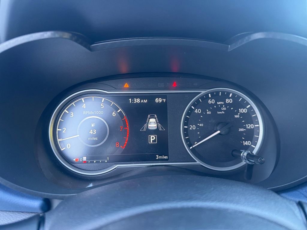 New 2025 Nissan Versa SV w/ Trunk Package image 19