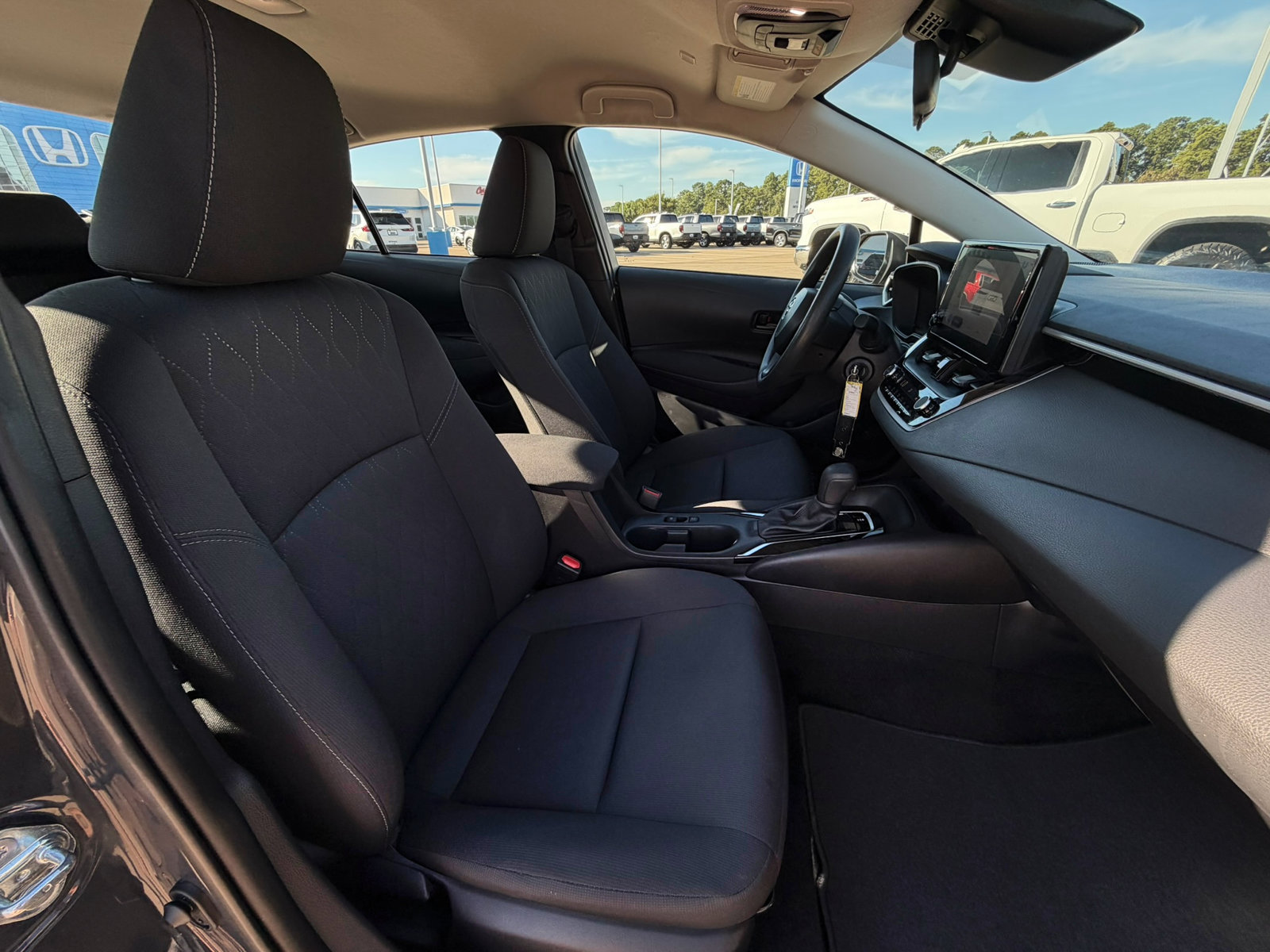 Used 2025 Toyota Corolla LE FWD image 13