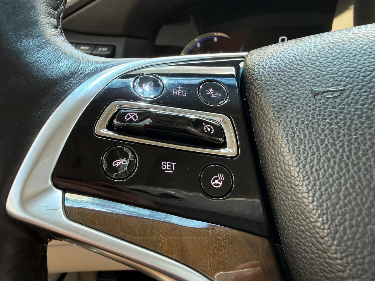 Used 2018 Cadillac Escalade ESV Luxury RWD image 33