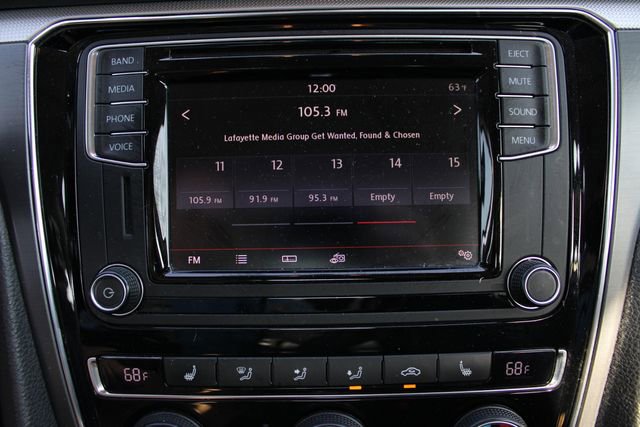 Used 2017 Volkswagen Passat 1.8T R-Line image 15