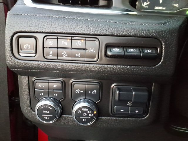 Used 2024 GMC Yukon XL Denali w/ Advanced Technology Package AWD/4WD image 31