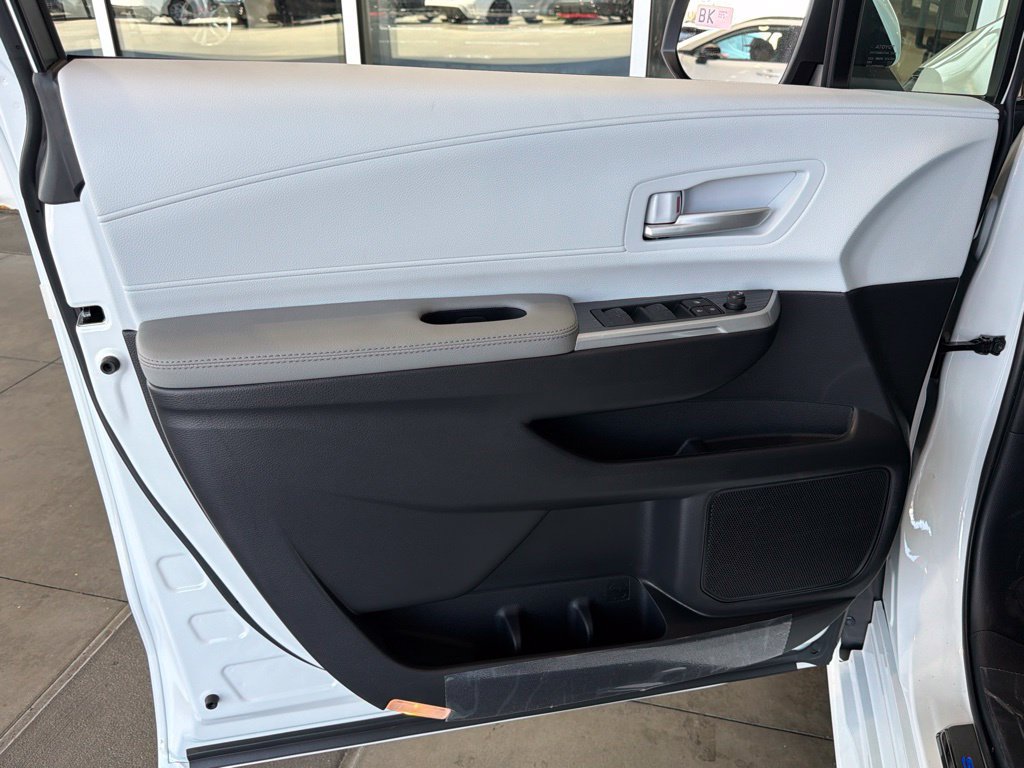 New 2026 Toyota Sienna XLE AWD/4WD image 15