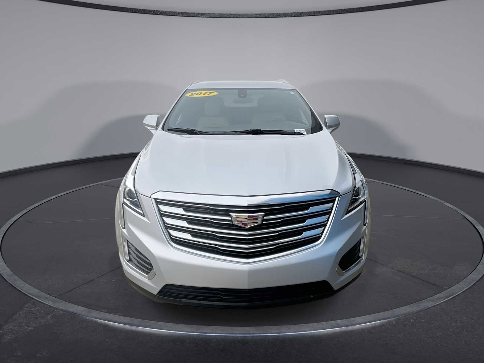Certified 2017 Cadillac XT5 FWD image 3