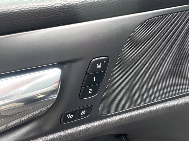 Used 2019 Volvo S60 T5 Momentum w/ Premium Package FWD image 9