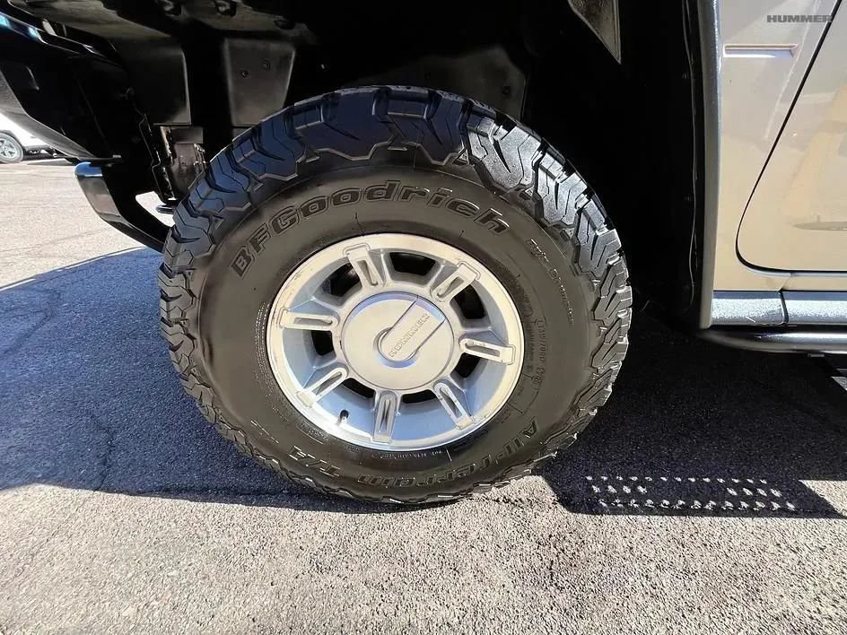 Used 2003 HUMMER H2 w/ Preferred Equipment Group AWD/4WD image 14