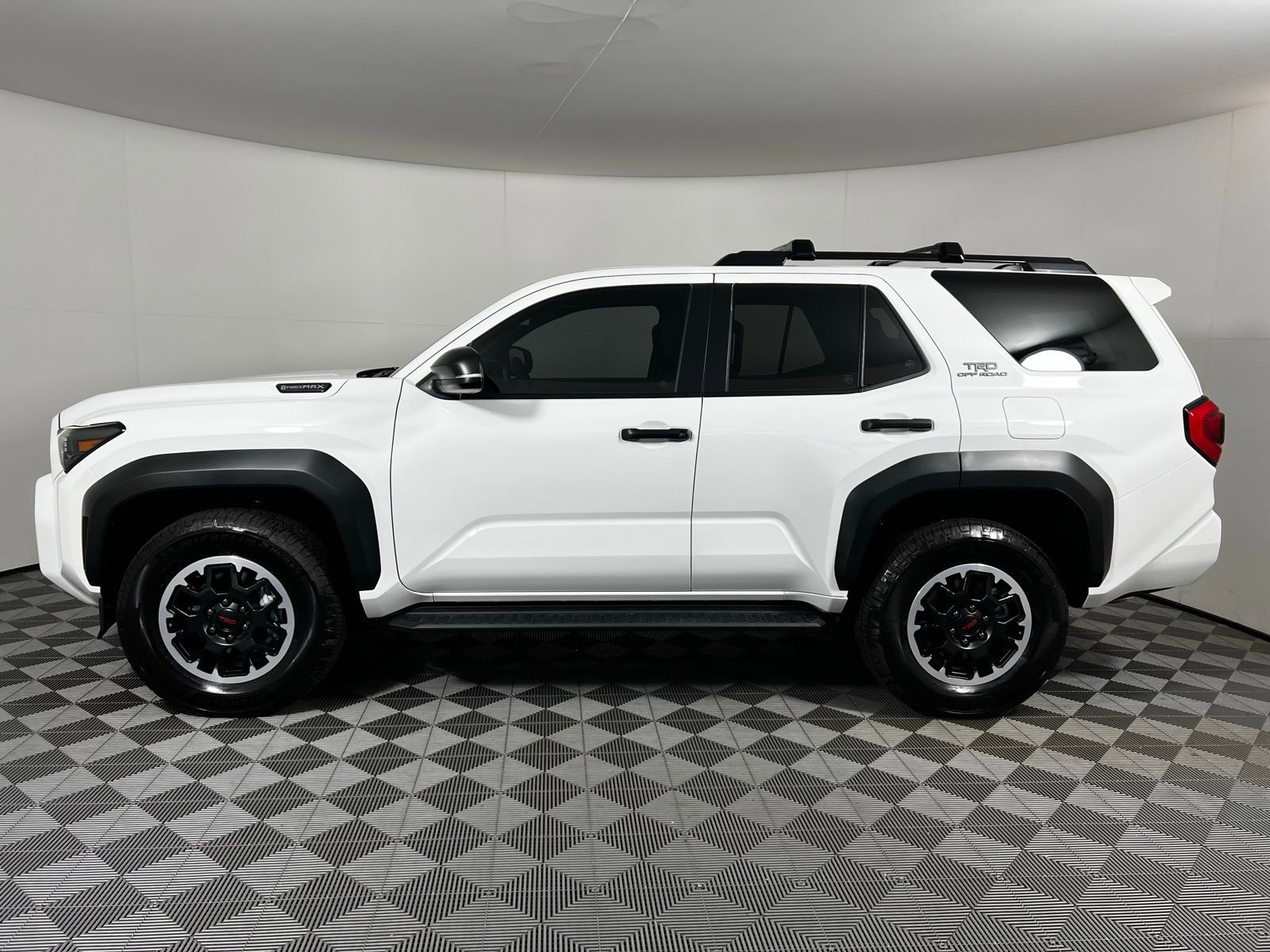 Certified 2025 Toyota 4Runner TRD Off-Road image 8