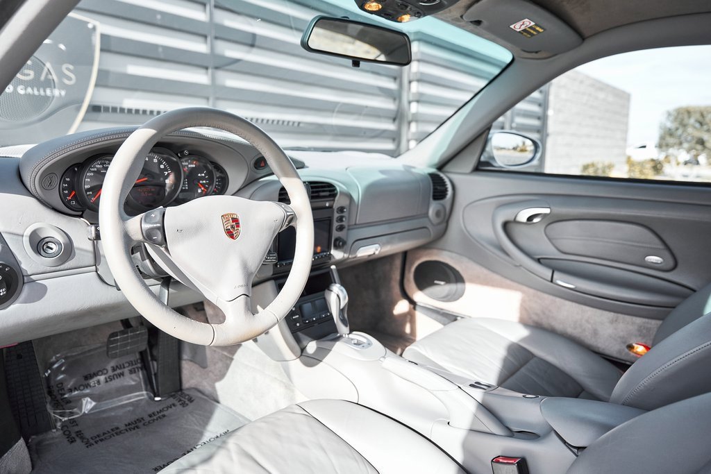 Used 2002 Porsche 911 Carrera image 2
