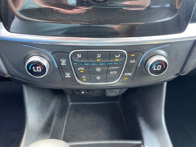 Used 2021 Chevrolet Traverse LS FWD image 22