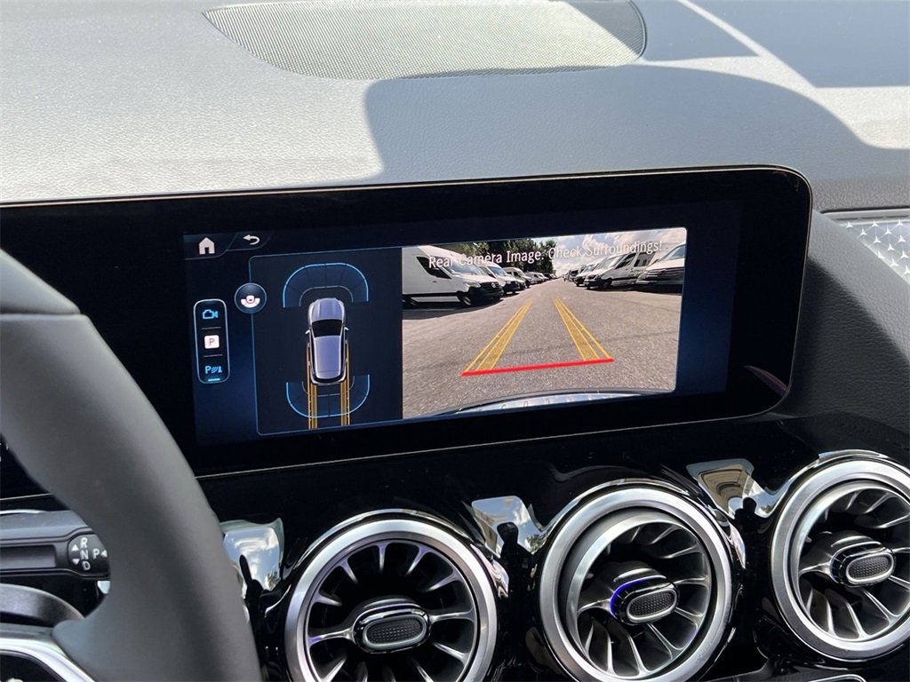 Certified 2025 Mercedes-Benz GLA 250 4MATIC image 17