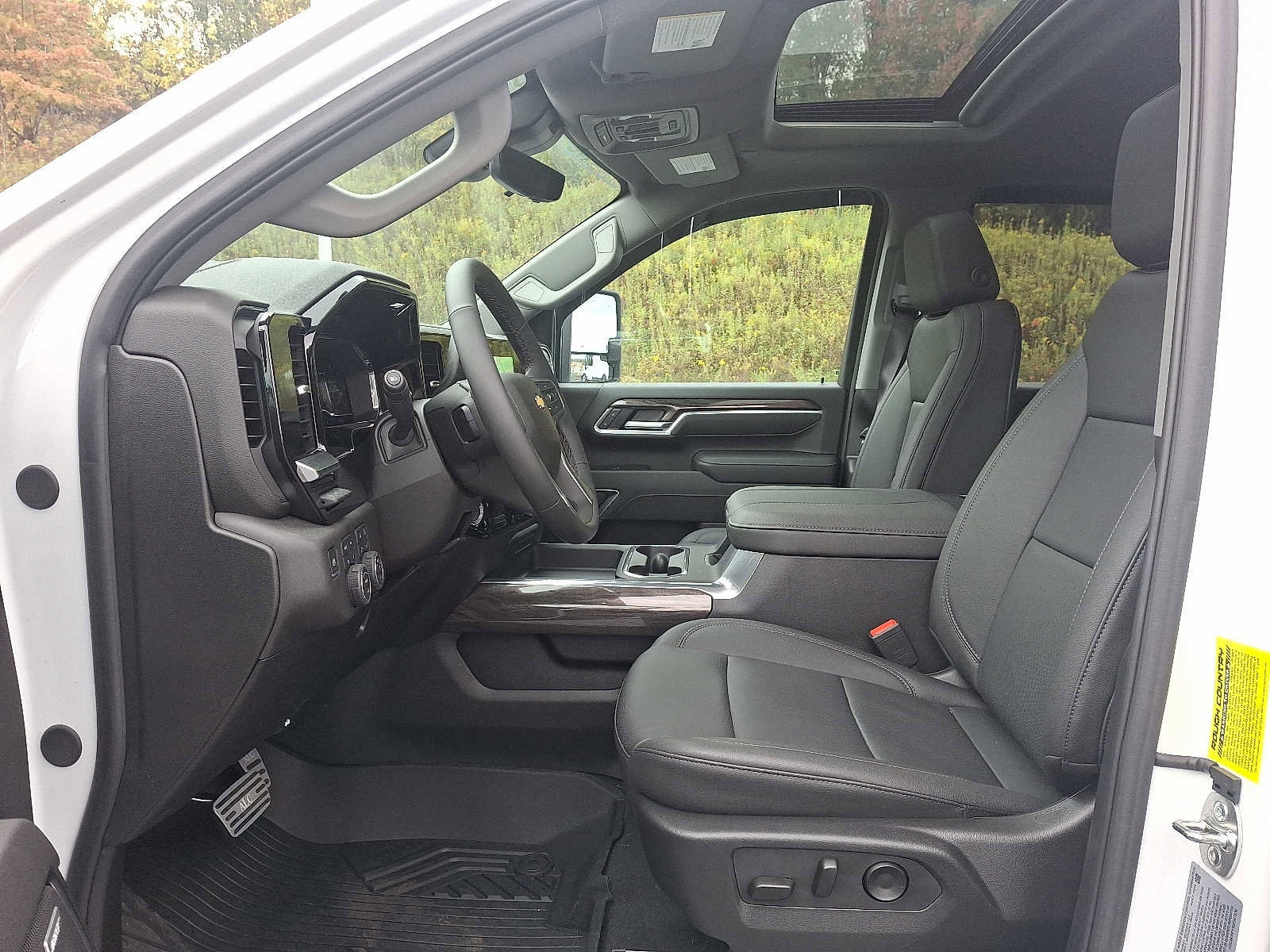 New 2025 Chevrolet Silverado 2500 LTZ w/ LTZ Premium Package image 17