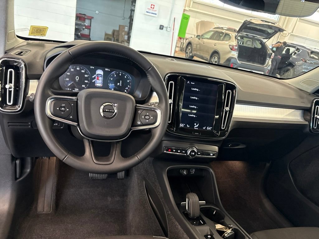 Used 2020 Volvo XC40 T5 Momentum w/ Protection Package AWD/4WD image 11