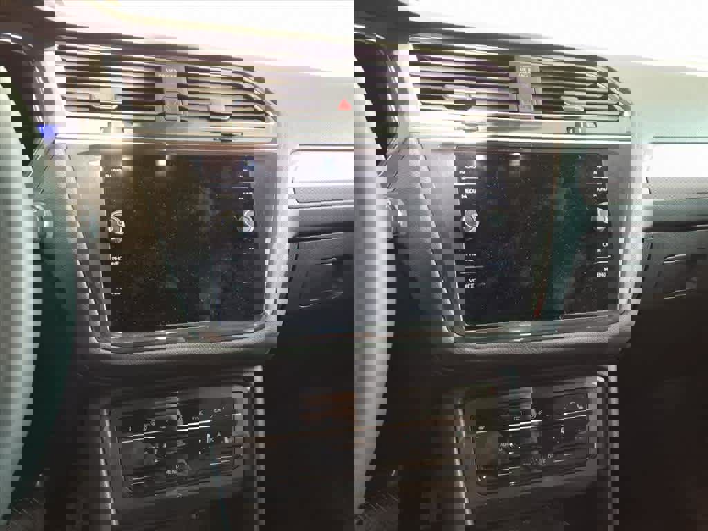 Certified 2023 Volkswagen Tiguan SE image 12