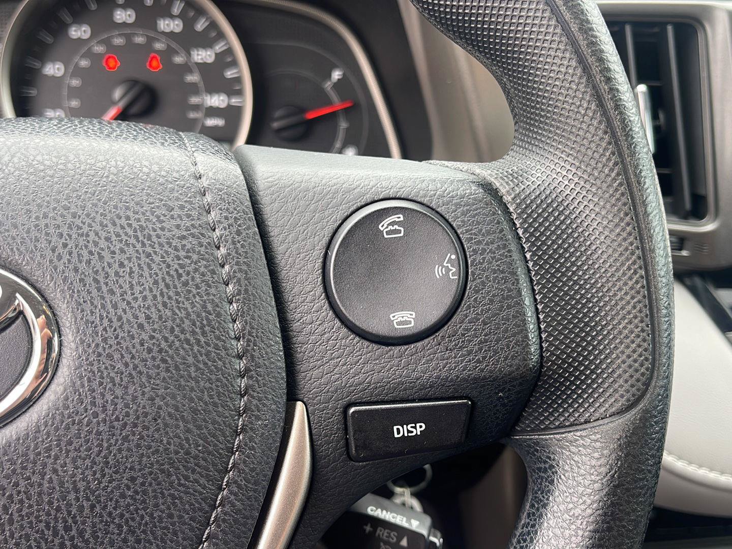 Used 2015 Toyota RAV4 XLE AWD/4WD image 21