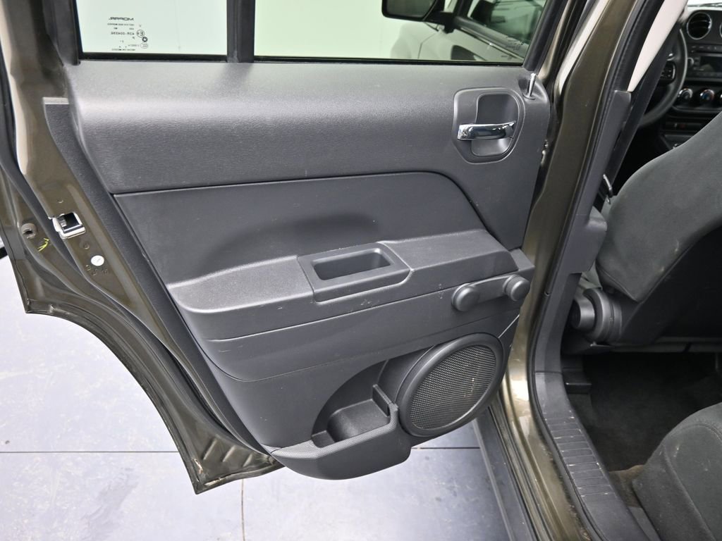 Used 2016 Jeep Patriot Sport AWD/4WD image 21