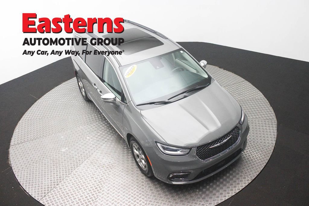 Used 2022 Chrysler Pacifica Limited FWD image 3