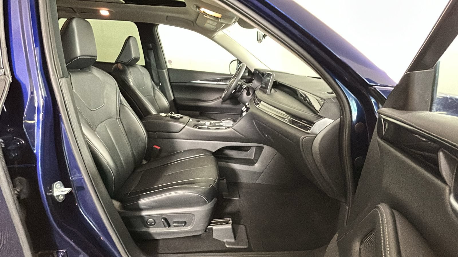 Used 2023 INFINITI QX60 Pure AWD/4WD image 34