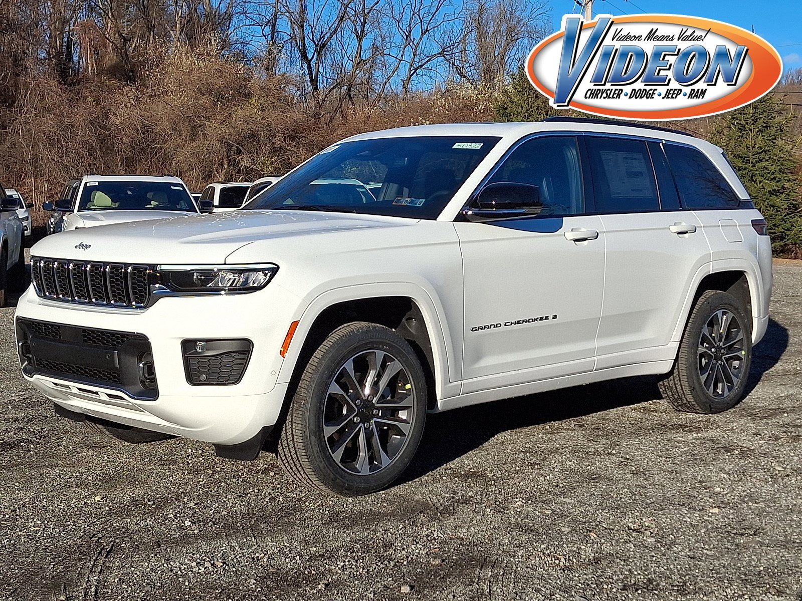 New 2025 Jeep Grand Cherokee Overland w/ Trailer Tow Package