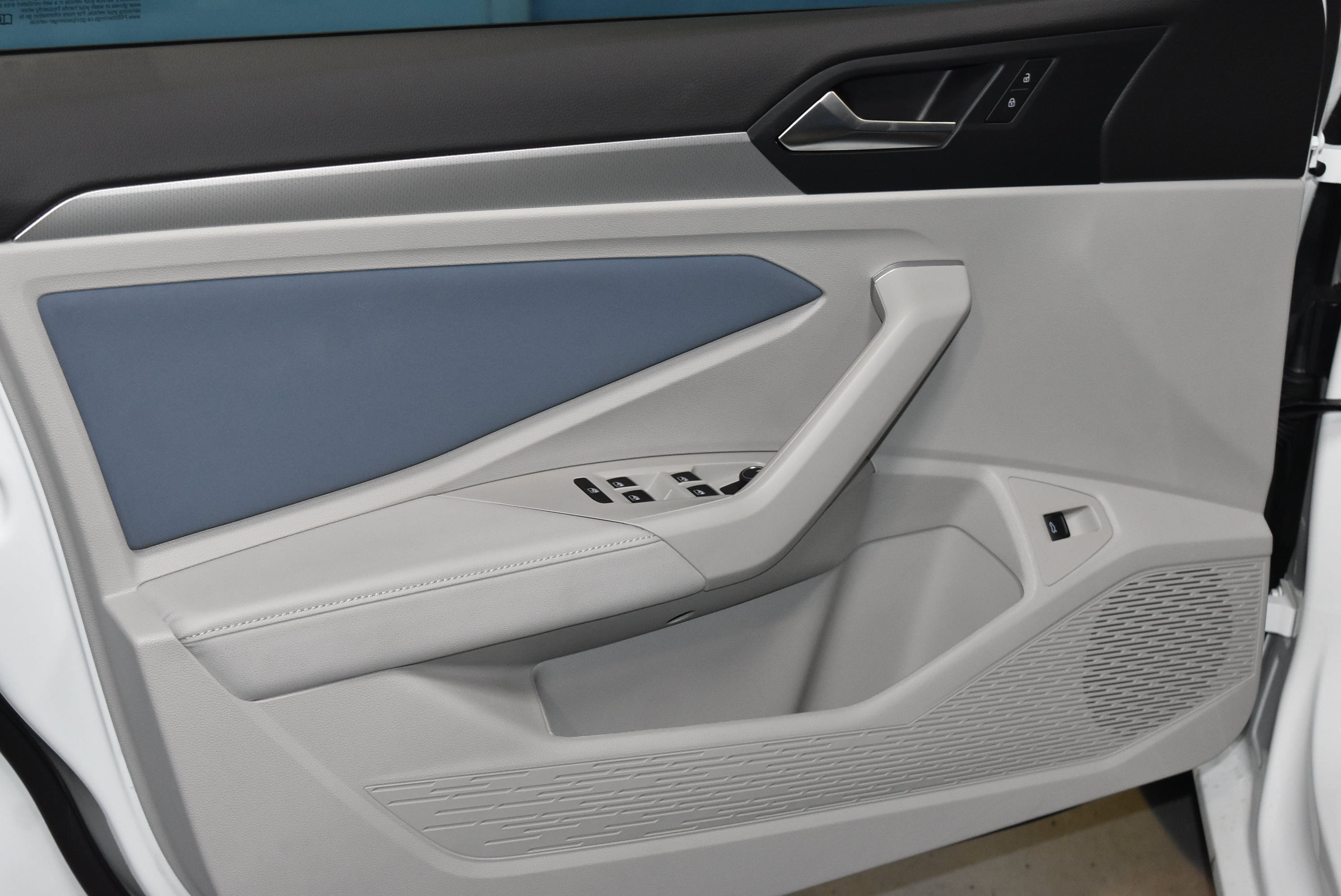 New 2026 Volkswagen Jetta SE FWD image 3