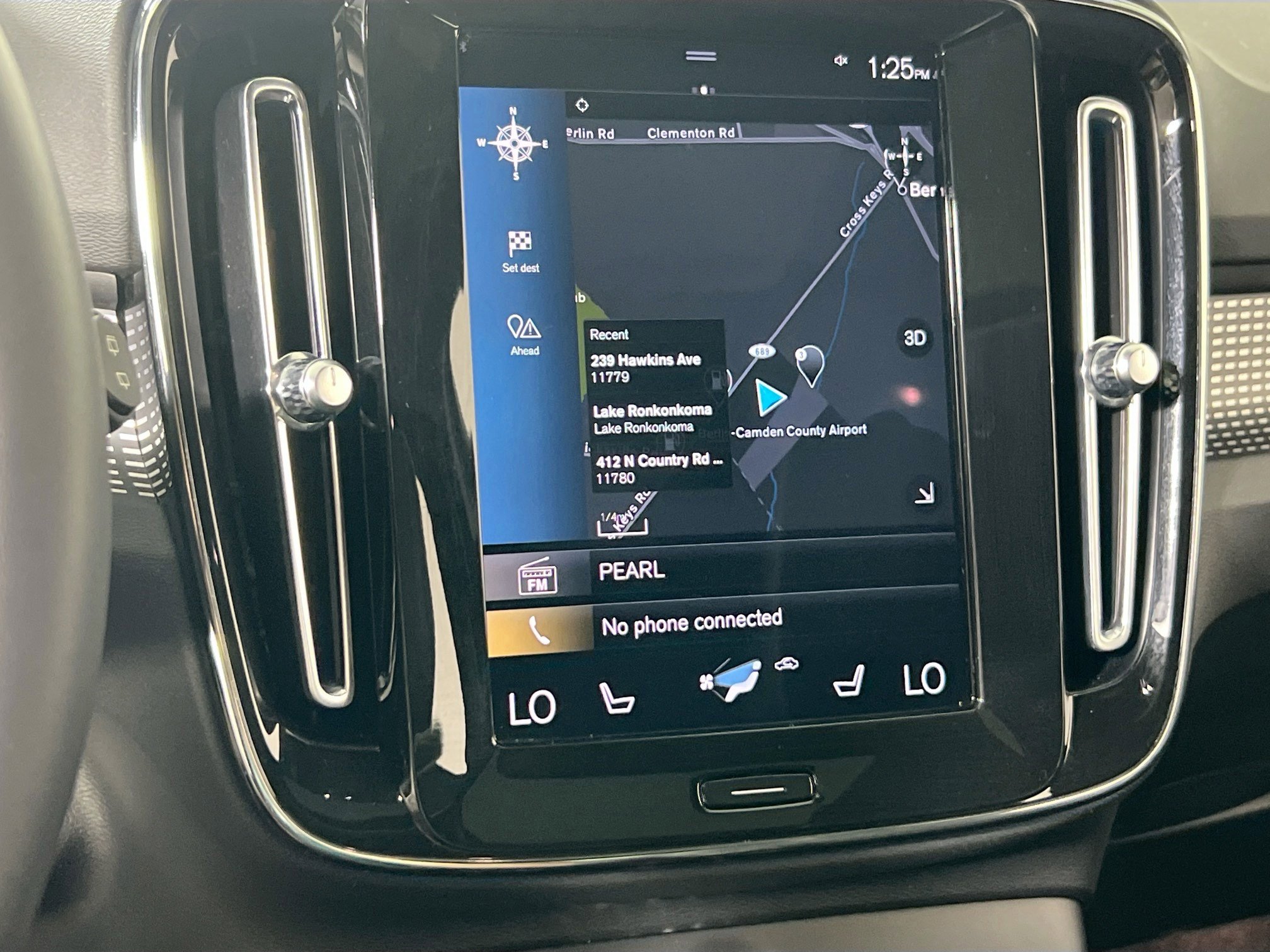 Used 2022 Volvo XC40 T5 R-Design w/ Advanced Package image 12