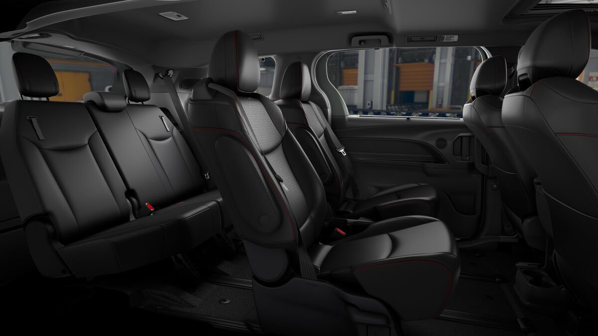 New 2026 Toyota Sienna XSE image 21