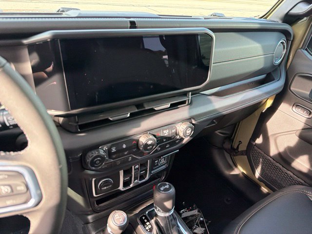 New 2026 Jeep Wrangler Unlimited Sahara AWD/4WD image 16