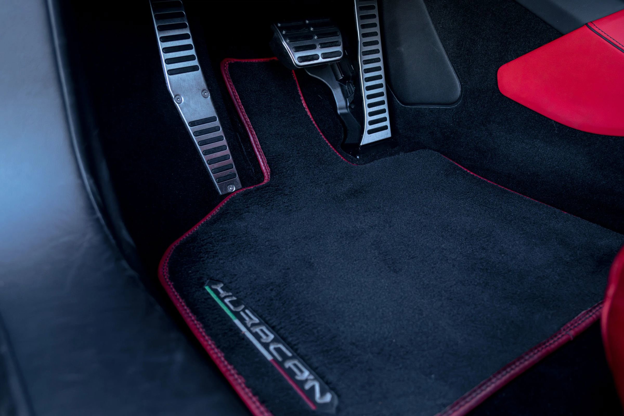 Used 2021 Lamborghini Huracan EVO image 14