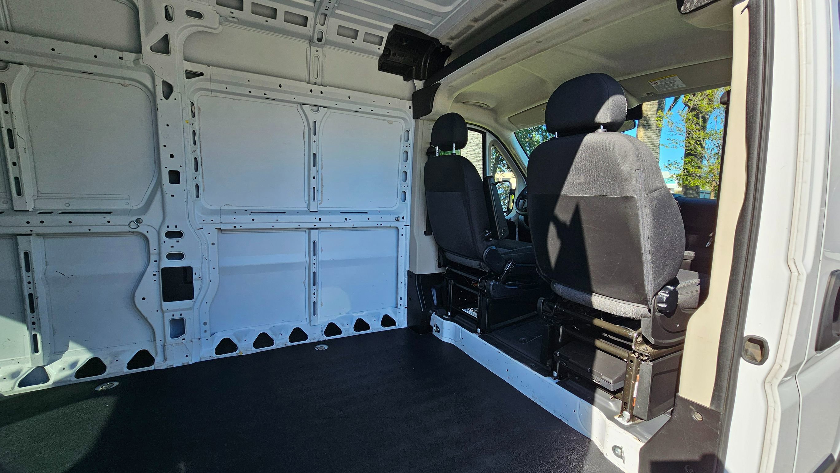 Used 2021 RAM ProMaster 2500 FWD image 17