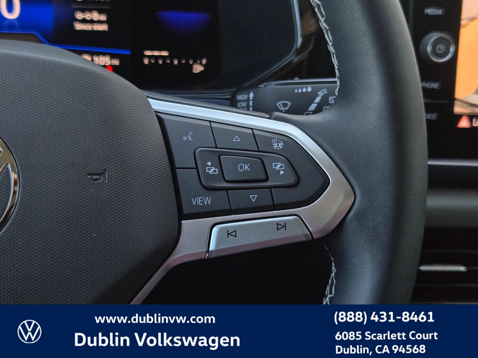 Certified 2023 Volkswagen Taos SE w/ Panoramic Sunroof Package AWD/4WD image 21
