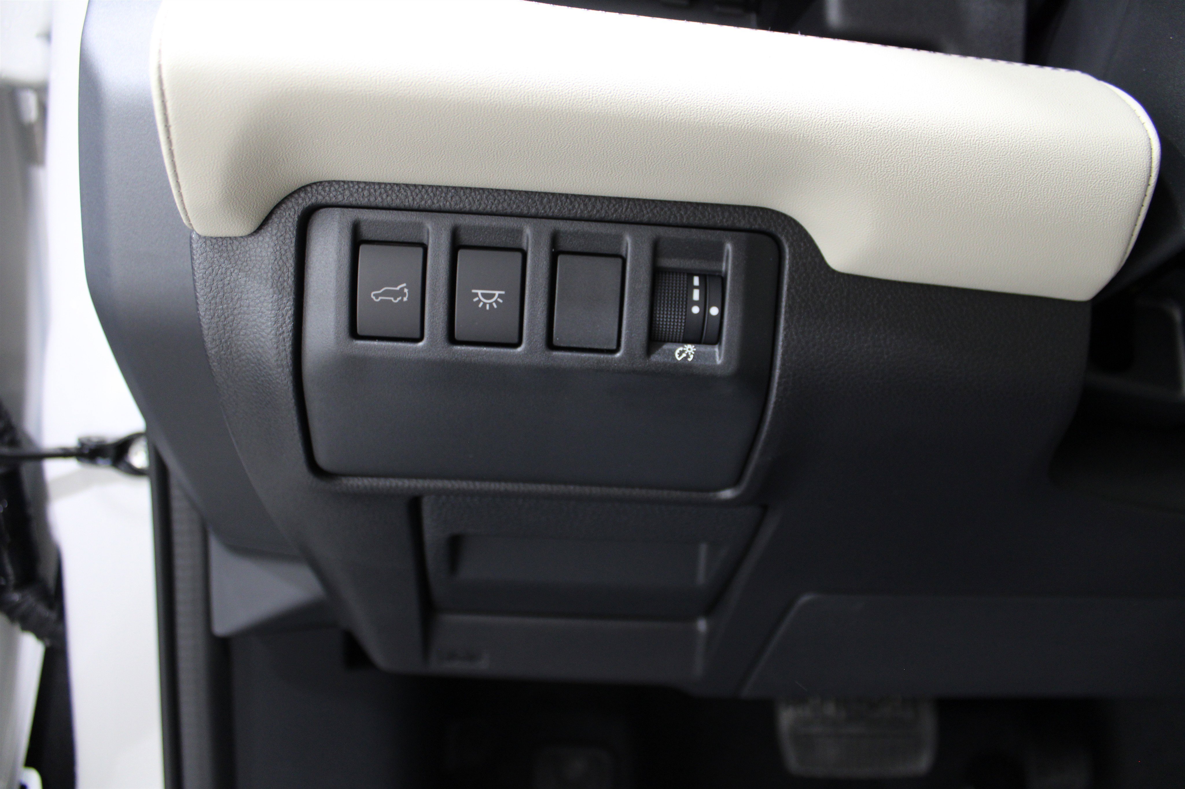 New 2025 Subaru Ascent Limited image 8