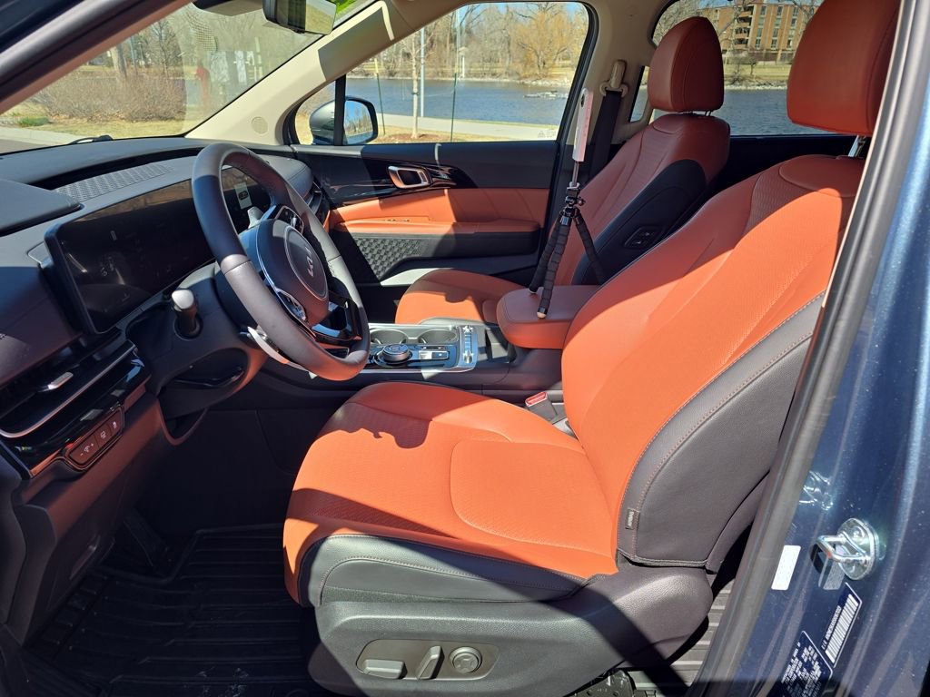 Used 2025 Kia Carnival SX Prestige image 10